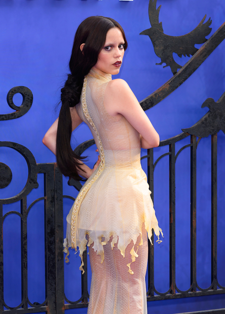 Photo de l'actrice Jenna Ortega à la première de la saison 2 de la série Netflix Mercredi le 30 juillet 2025 à Londres.