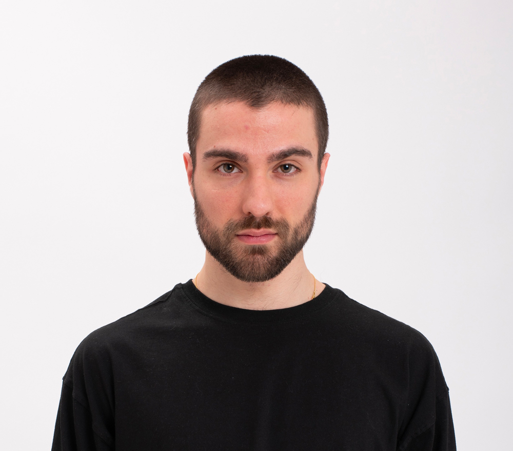 Portrait du créateur Francesco Murano, finaliste du Prix LVMH 2025.