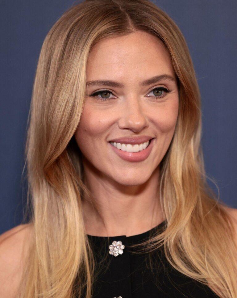 Scarlett Johansson au Newport Beach Film Festival, le 19 octobre 2025. © Tiffany Rose/Getty Images pour le Newport Beach Film Festival.