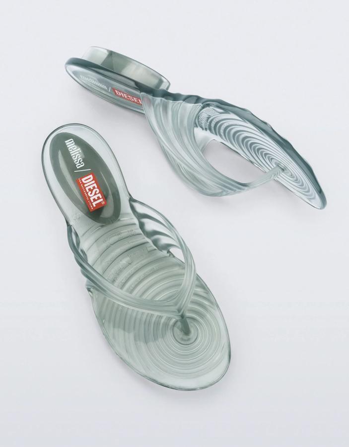 tongs en caoutchouc tendance printemps-ete 2026 diesel x melissa