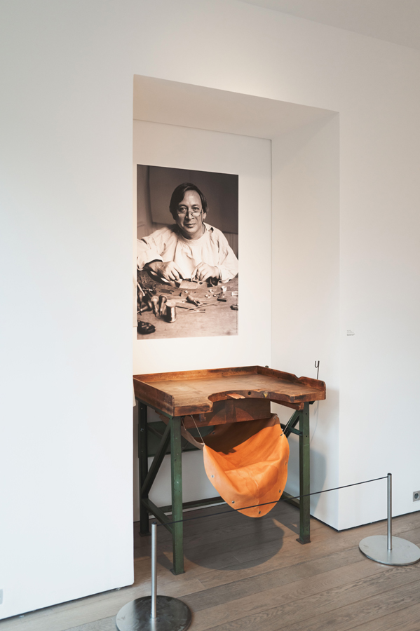 vue de l'exposition dinh van chez christie's 