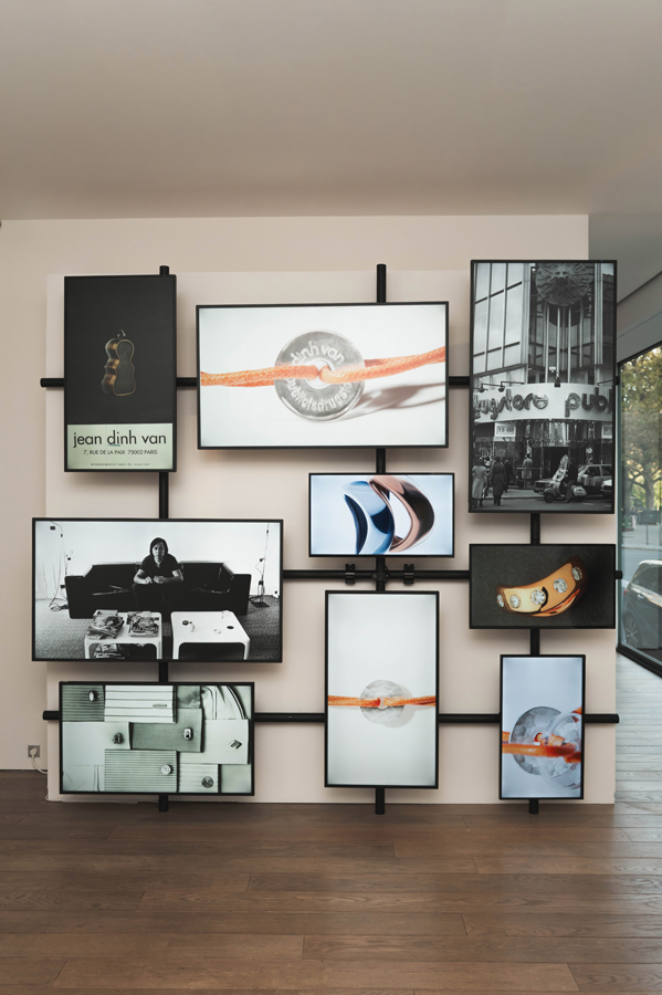 vue de l'exposition dinh van chez christie's 