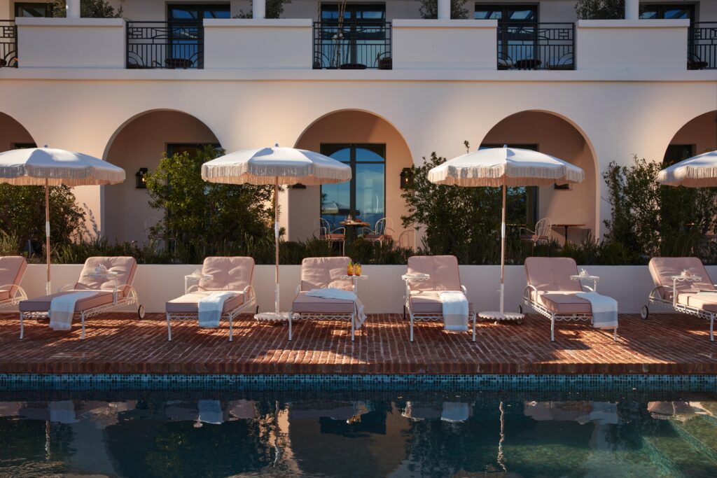 La piscine du Château de Théoule. Photo par Gaelle Le Boulicaut.