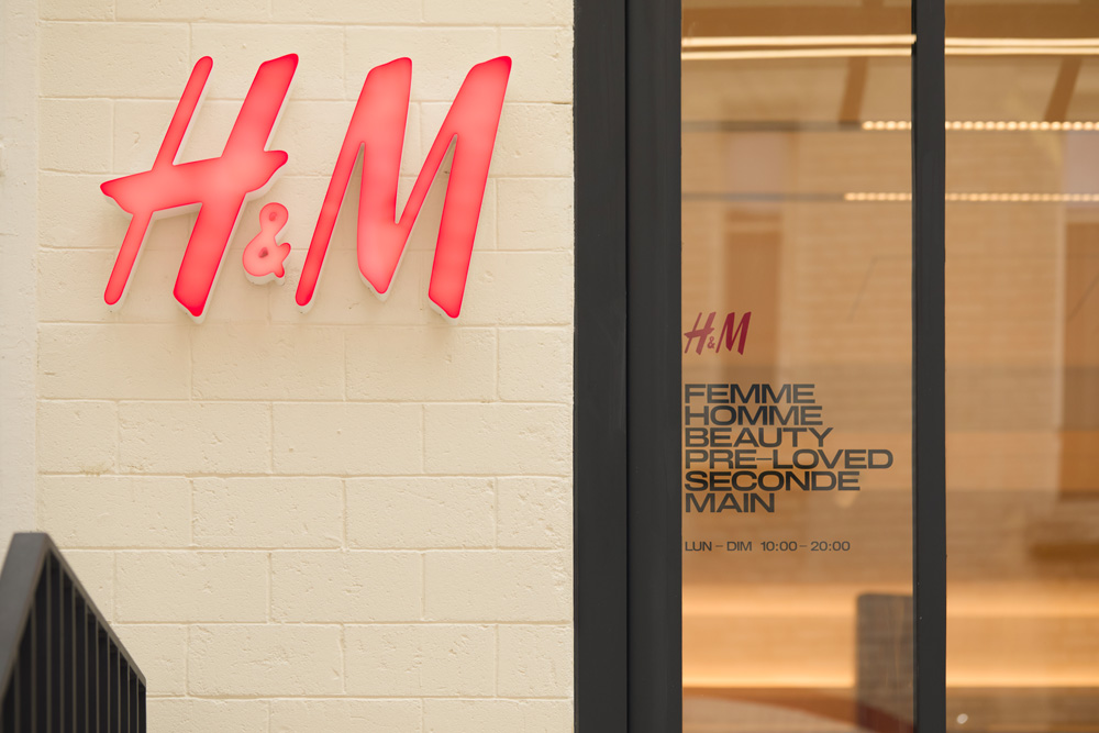 la nouvelle boutique H&M du Marais à Paris, vitrine