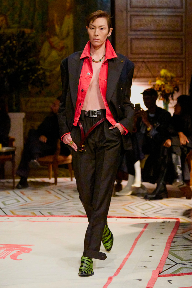 Le premier défilé Versace par Dario Vitale printemps-été 2026.