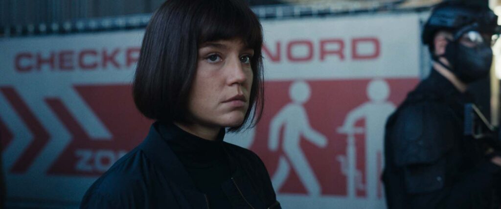 Adèle Exarchopoulos dans le film Chien 51.