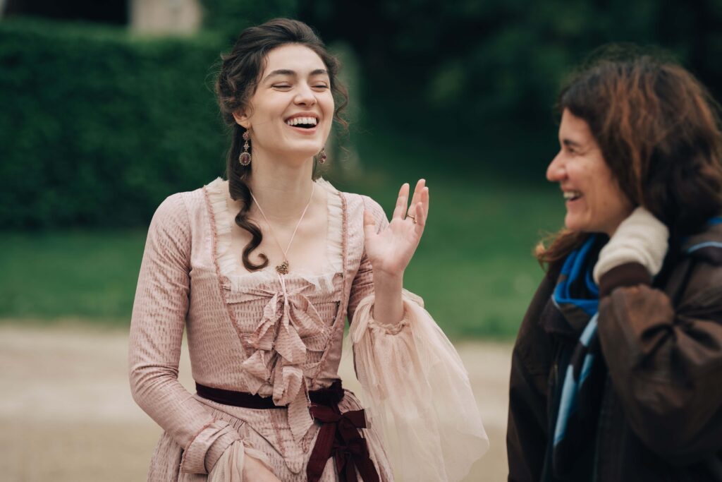 Anamaria Vartolomei dans la série Merteuil (2025). © Caroline Dubois/HBO Max.