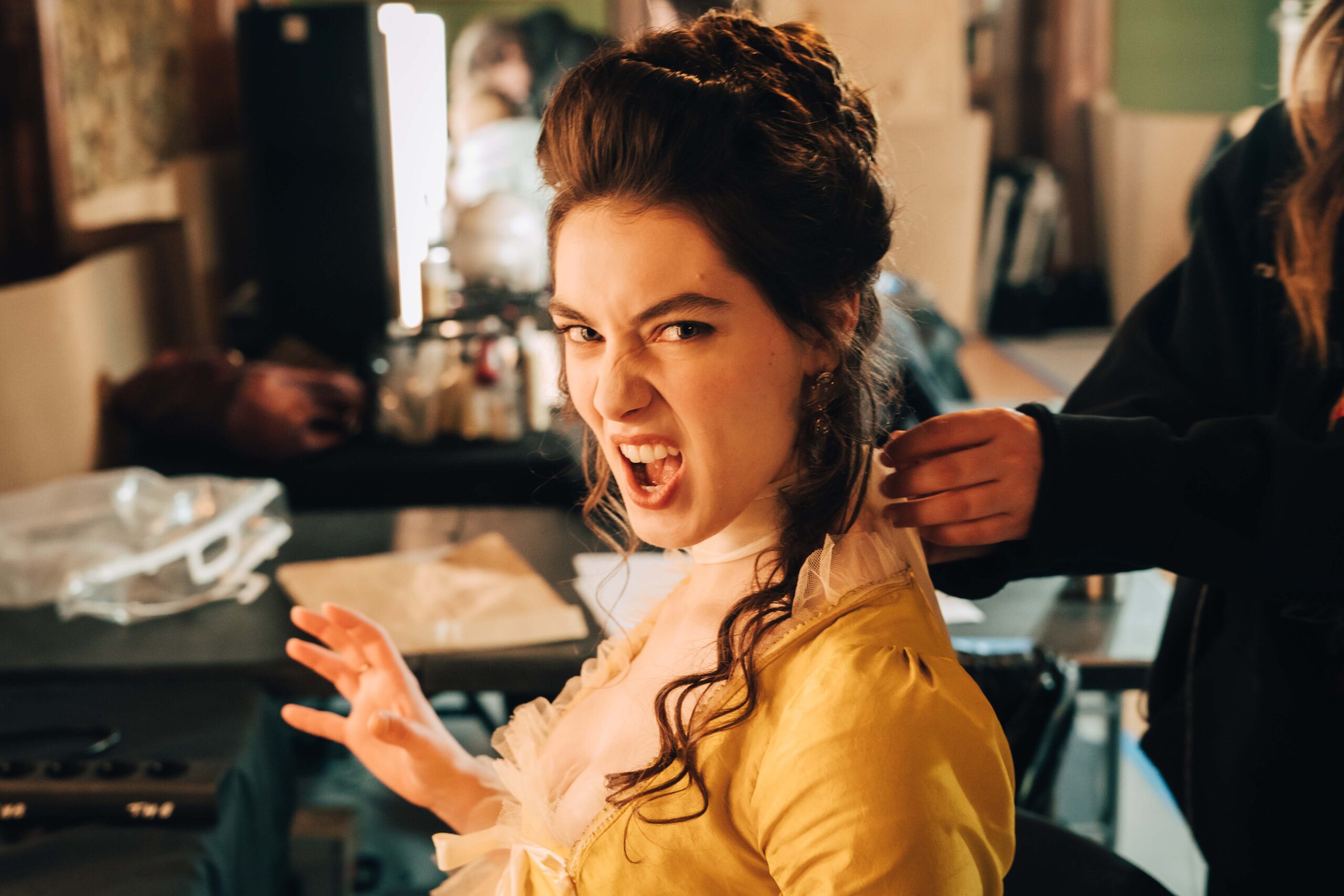 Anamaria Vartolomei dans la série Merteuil (2025). © Caroline Dubois/HBO Max.