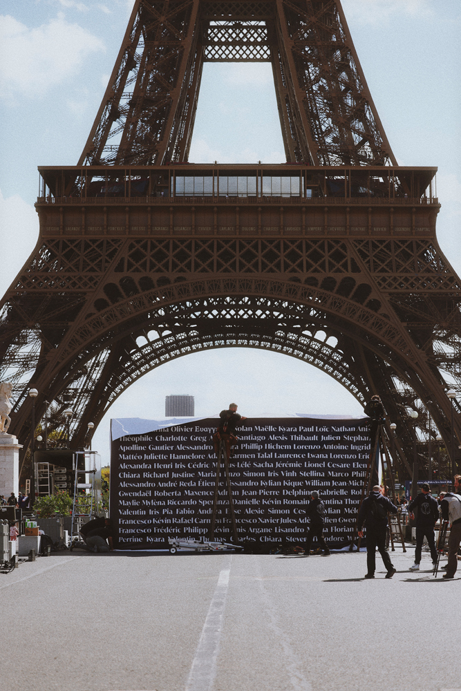 La performance Alive par l'association Antoine Alléno et l'artiste JR.