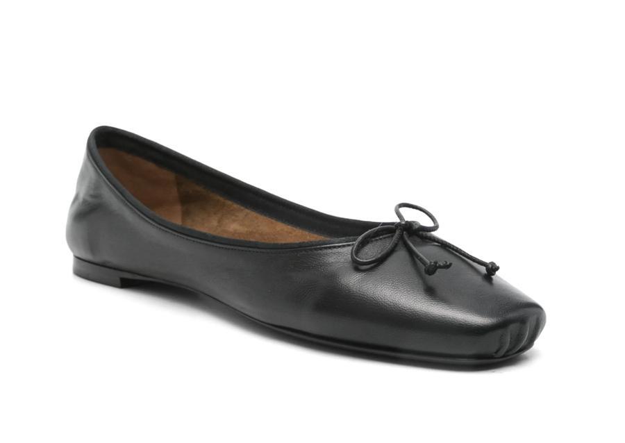ballerines tendance en cuir noir et bout carré khaite