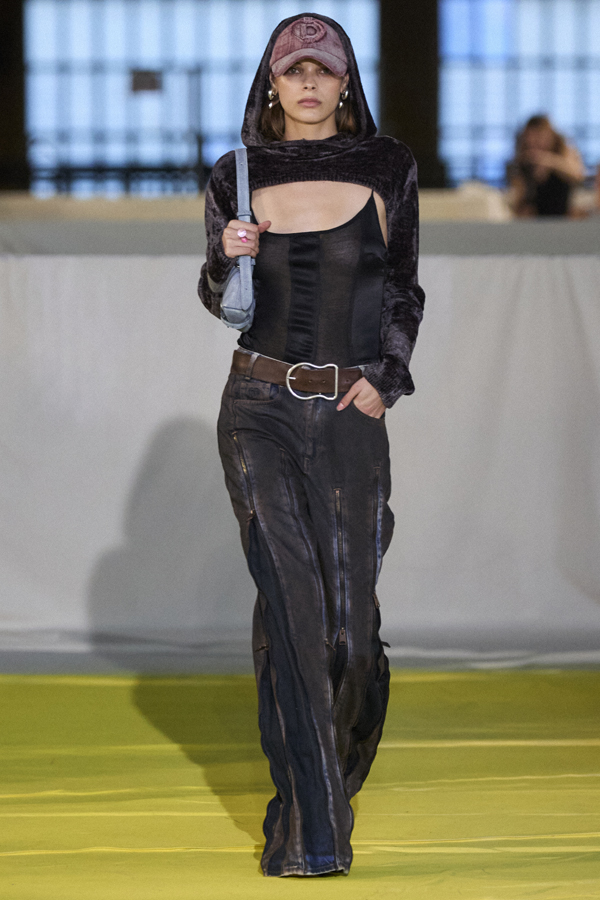 défilé desigual studio 2025 à barcelone 