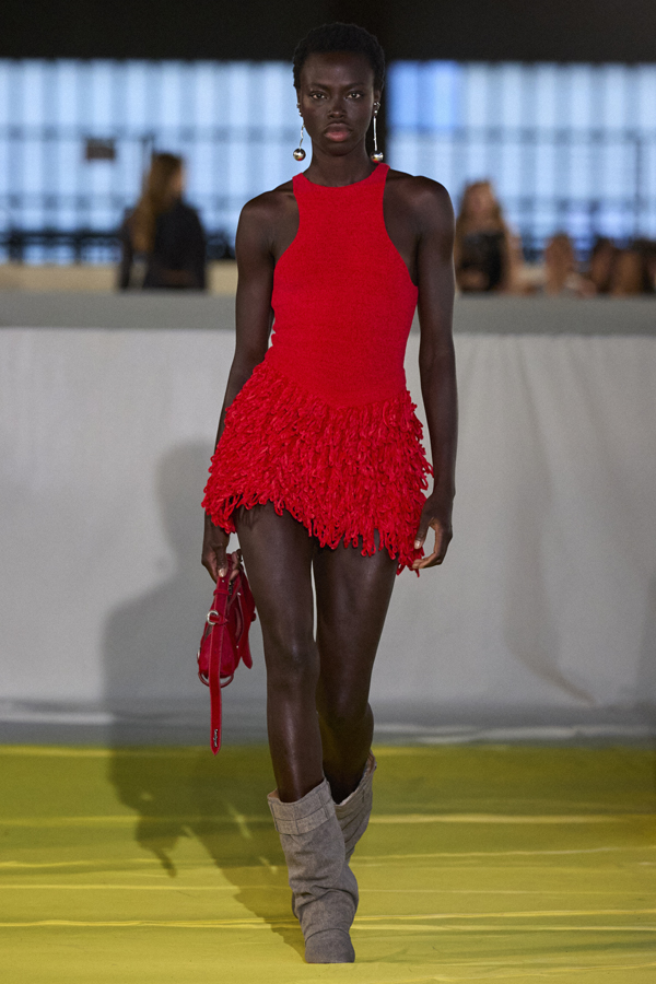 défilé desigual studio 2025 à barcelone 