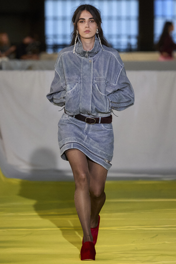 défilé desigual studio 2025 à barcelone 