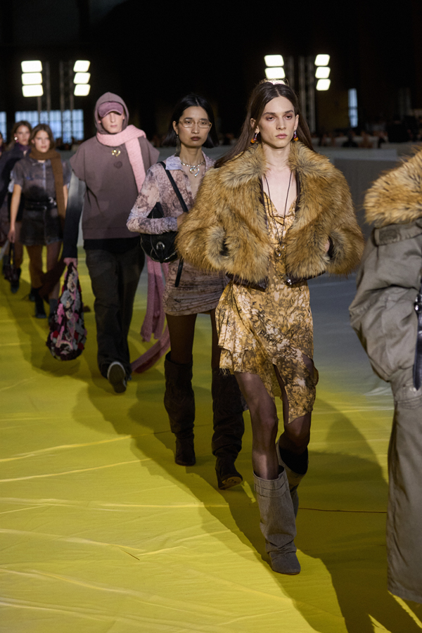 défilé desigual studio 2025 à barcelone 