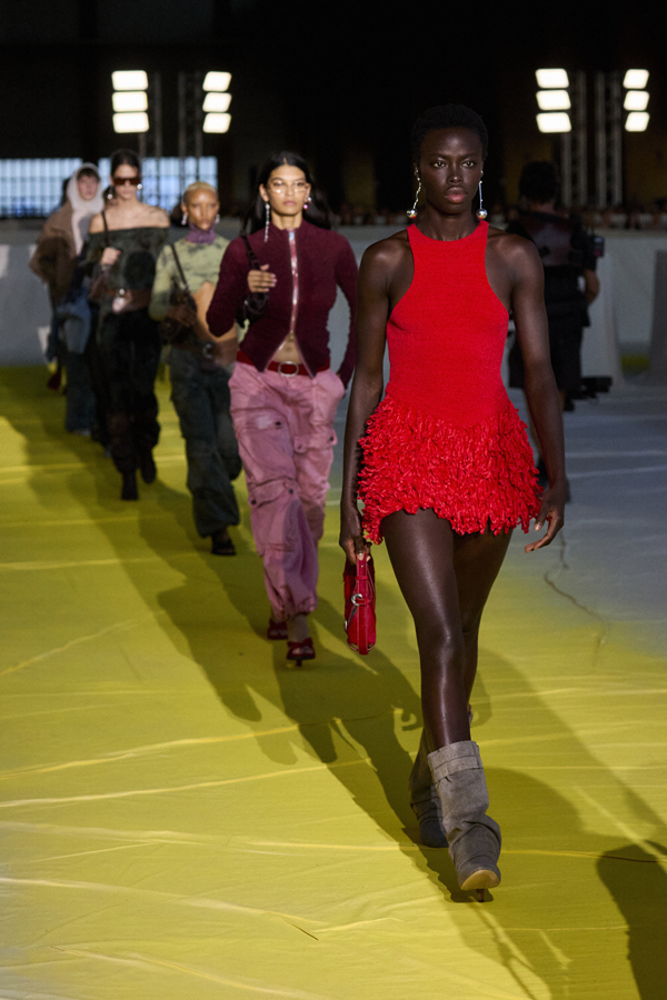 défilé desigual studio 2025 à barcelone