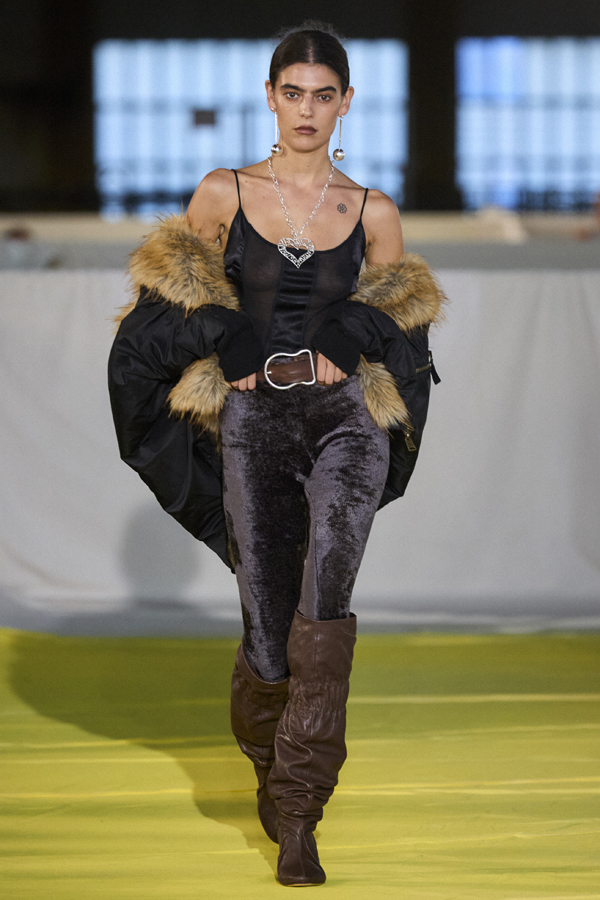 défilé desigual studio 2025 à barcelone 