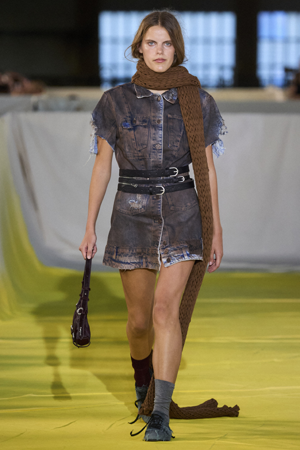 défilé desigual studio 2025 à barcelone 