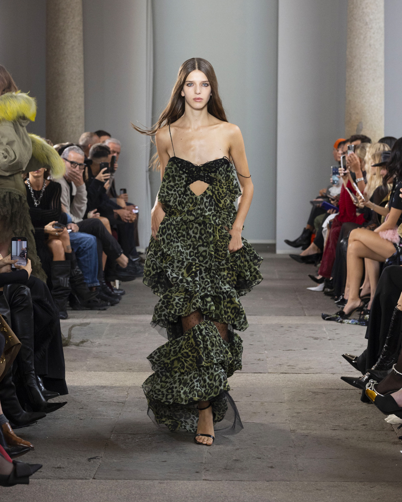 Le défilé Blumarine printemps-été 2026 à la Fashion Week de Milan