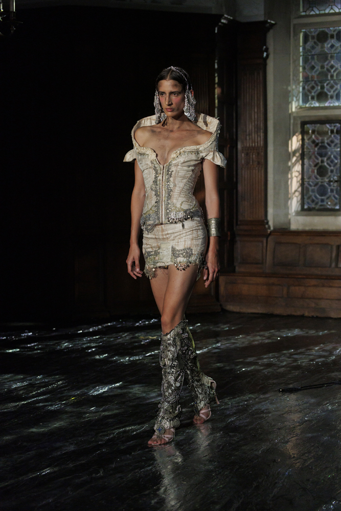 Le défilé Dilara Findigoklu printemps-été 2026 à la Fashion Week de Londres