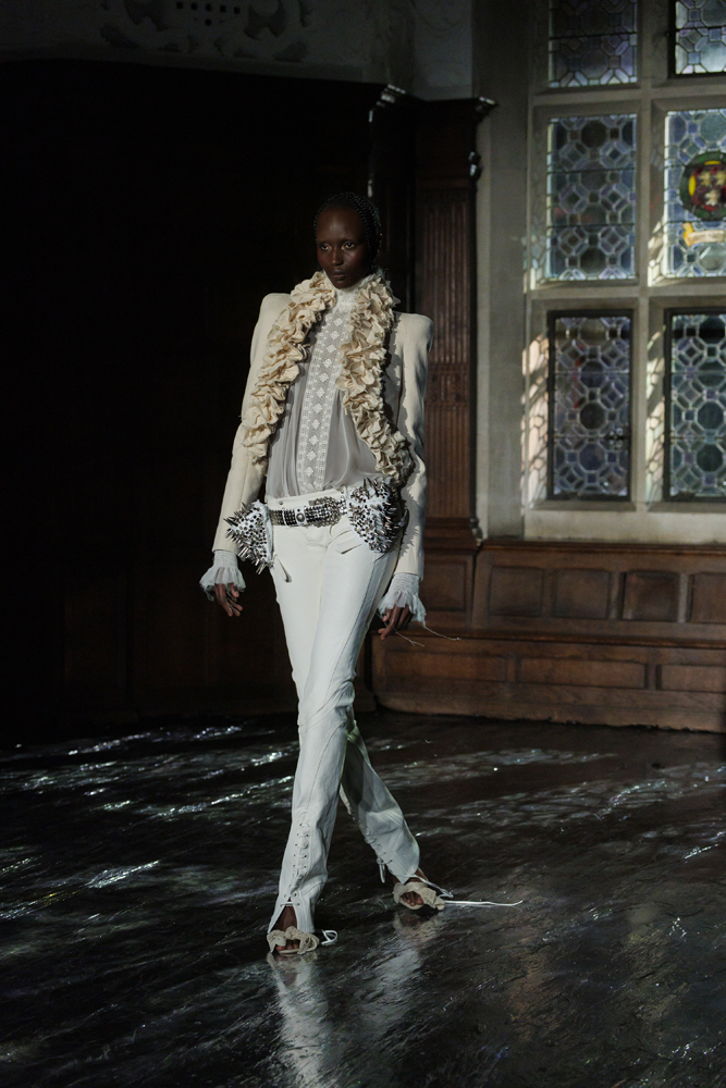 Le défilé Dilara Findigoklu printemps-été 2026 à la Fashion Week de Londres