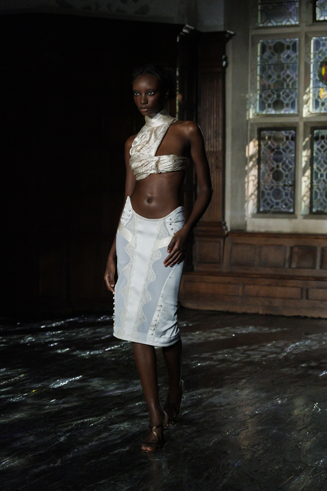 Le défilé Dilara Findigoklu printemps-été 2026 à la Fashion Week de Londres
