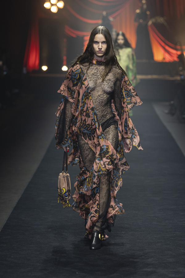 défilé etro printemps-été 2026 fashion week de milan