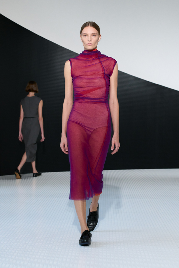 défilé jil sander printemps-été 2026 à la fashion week de milan