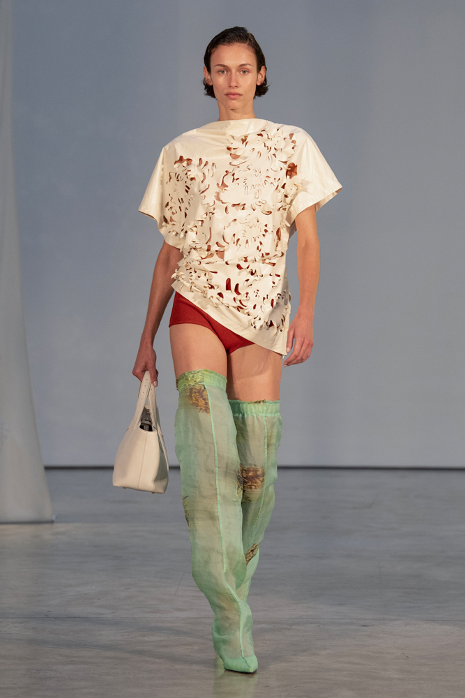 Le défilé Proenza Schouler printemps-été 2026 par Rachel Scott à la Fashion Week de New York printemps-été 2026