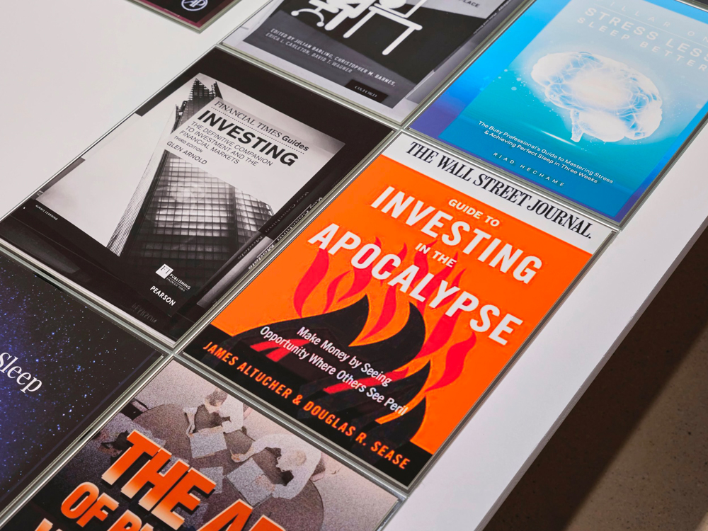 Peter Fischli, People Planet Profit (2025-2026), exposé LUMA Arles en 2025