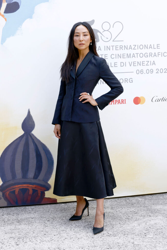 L'actrice Greta Lee en Dior par Jonathan Anderson à la Mostra de Venise 2025 