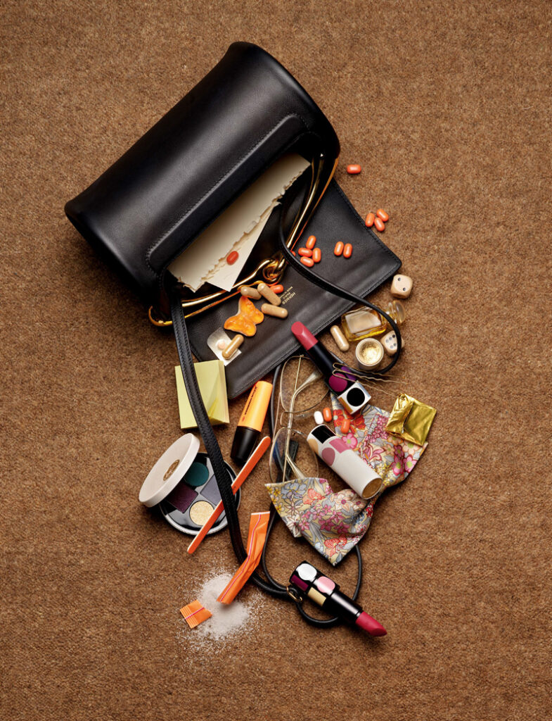 Collection maquillage en   édition limitée automne hiver 2025. La Beauté Hermès. Sac “Maximors” en veau Swift noir, HERMÈS.