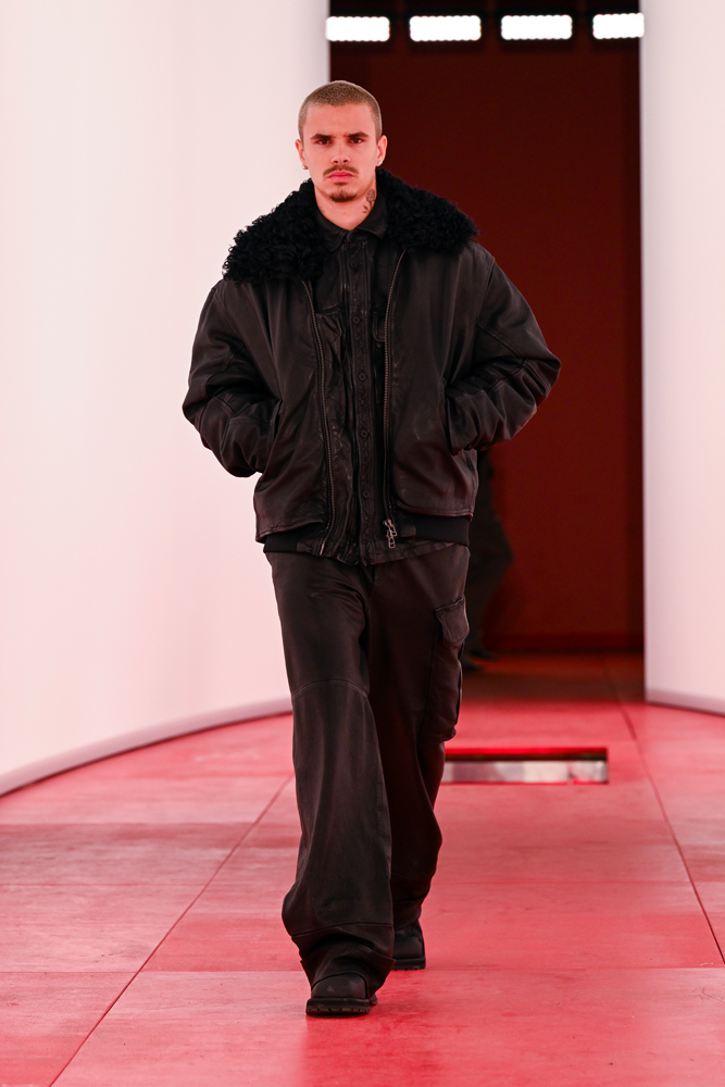 Romeo Beckham défilé H&M&180: The London Issue à Londres.