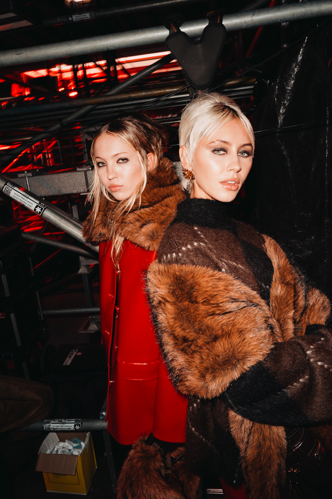 Lila Moss and Iris Law au défilé H&M&180: The London Issue à la Fashion Week de Londres