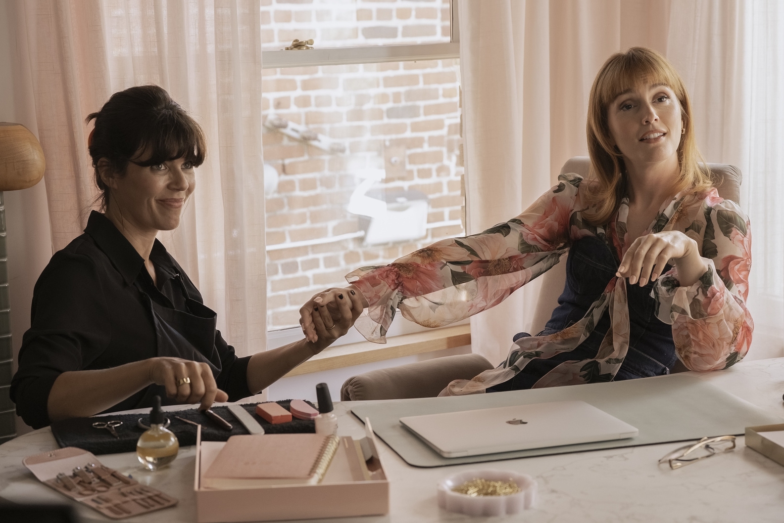 Leighton Meester dans la série I Love LA (2025) © Kenny Laubbacher/HBO.