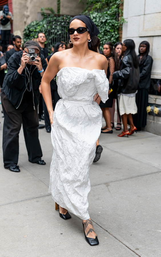 rosalia au défilé calvin klein à la fashion week de new york printemps-été 2026.