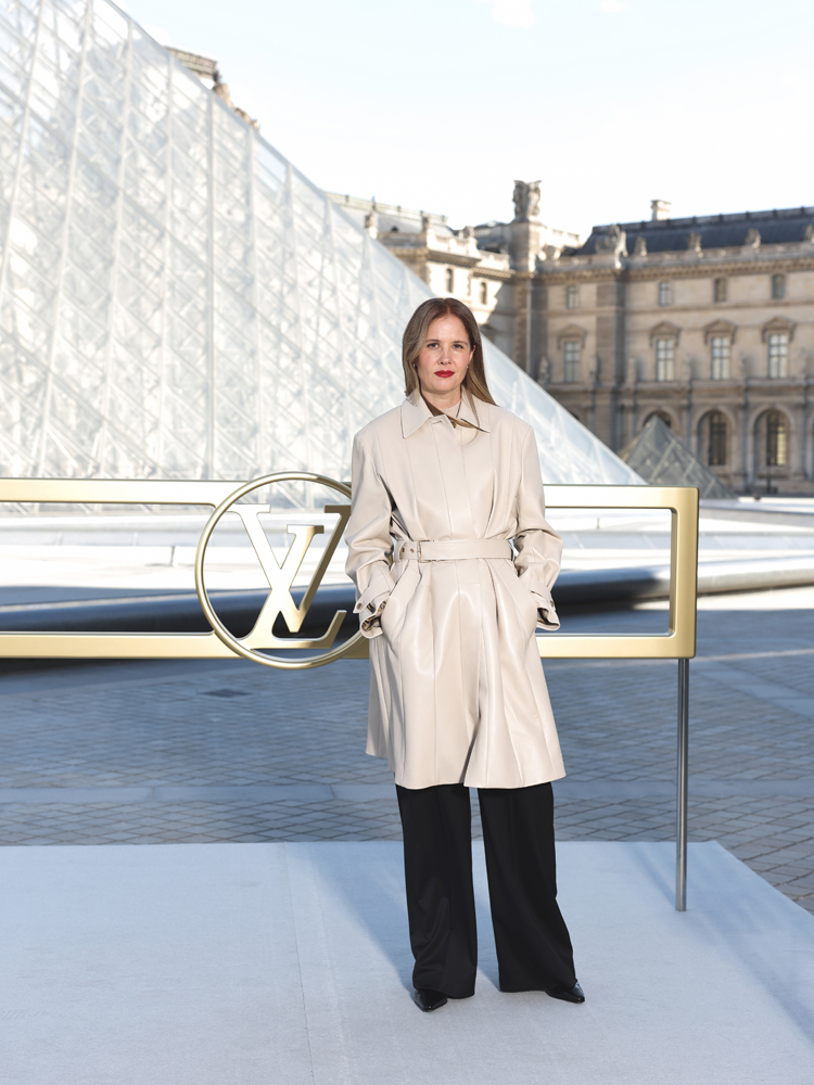 Justine Triet assiste au défilé Louis Vuitton Femme Printemps/Été 2026 dans le cadre de la Fashion Week de Paris, le 30 septembre 2025 à Paris, en France. 