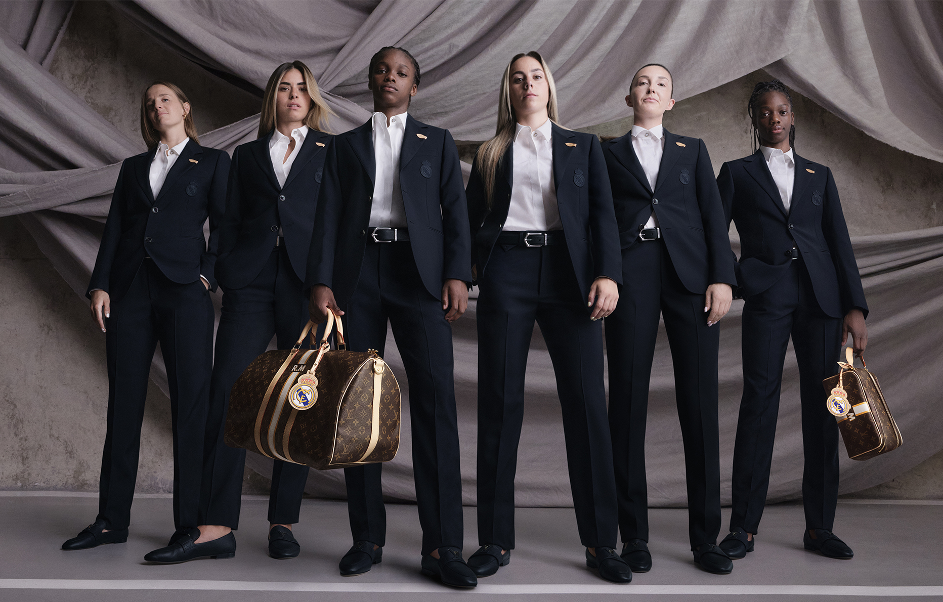 L'équipe de football féminine du Real Madrid en Louis Vuitton © Louis Vuitton.