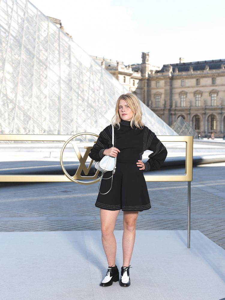 Zaho de Sagazan assiste au défilé Louis Vuitton Femme Printemps/Été 2026 dans le cadre de la Fashion Week de Paris, le 30 septembre 2025 à Paris, en France. 