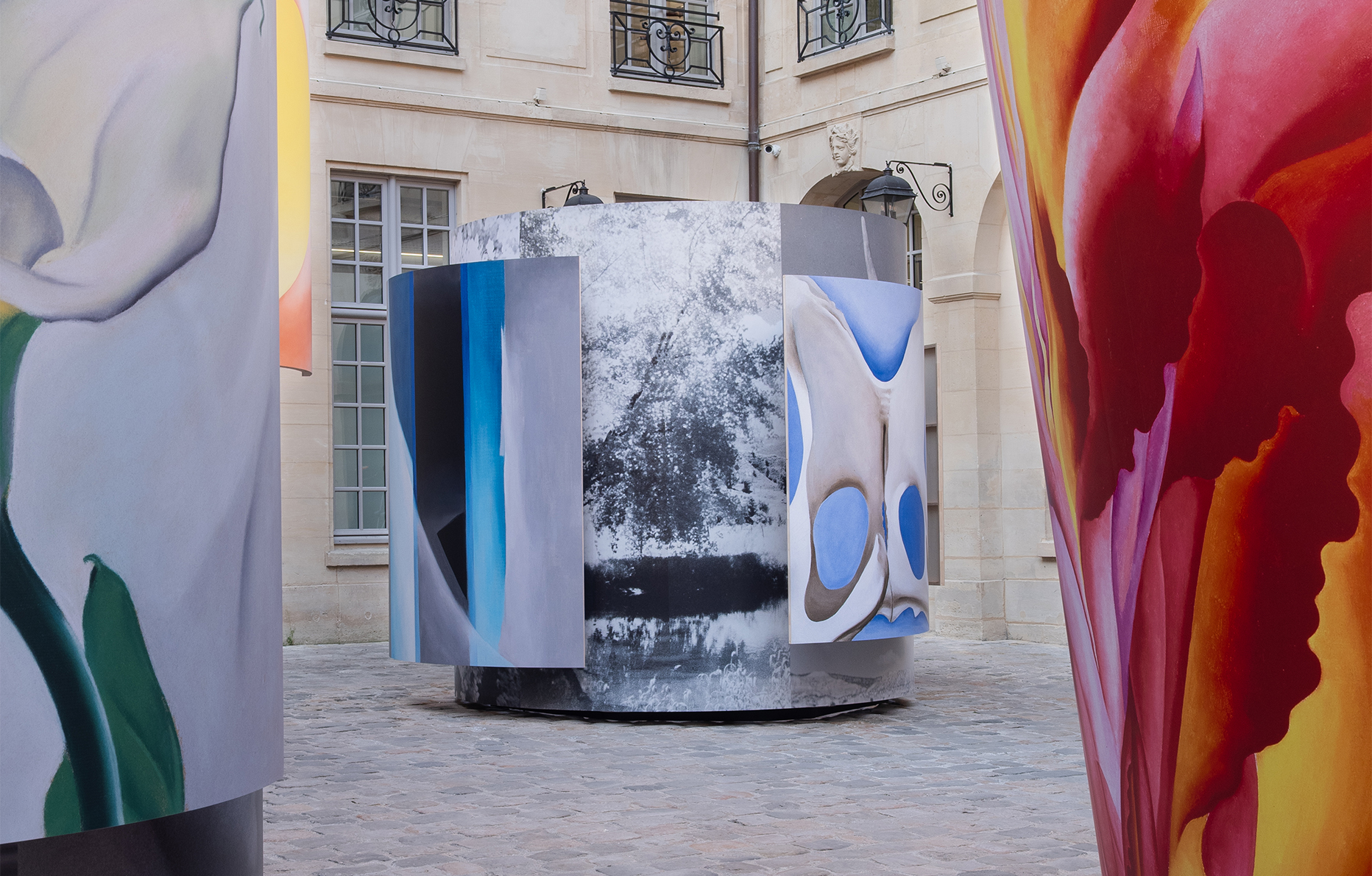 dover street market paris installation Georgia O'Keeffe by Comme des Garçons