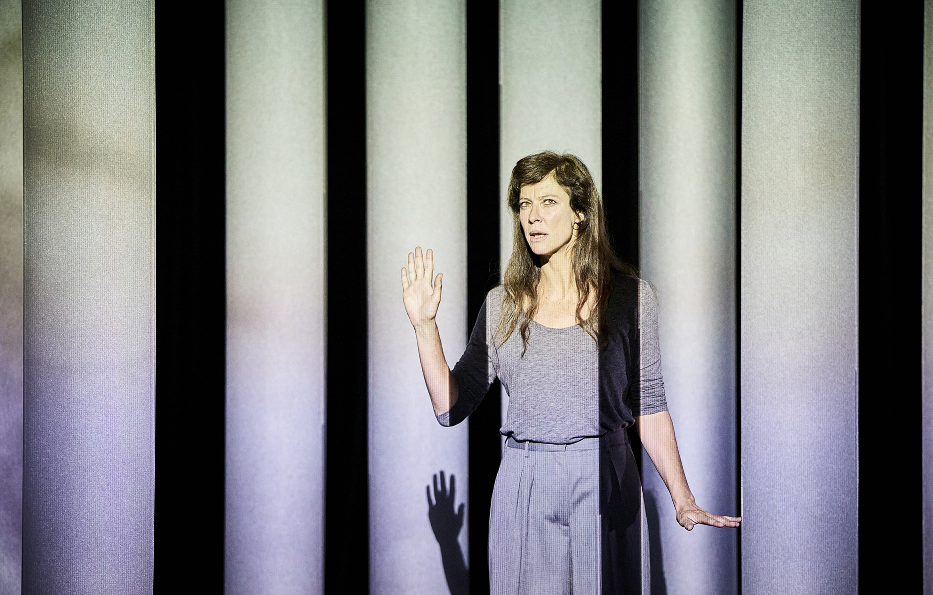 Anna Mouglalis dans l'adaptation au théâtre La chair est triste, hélas (2025) d'Ovidie