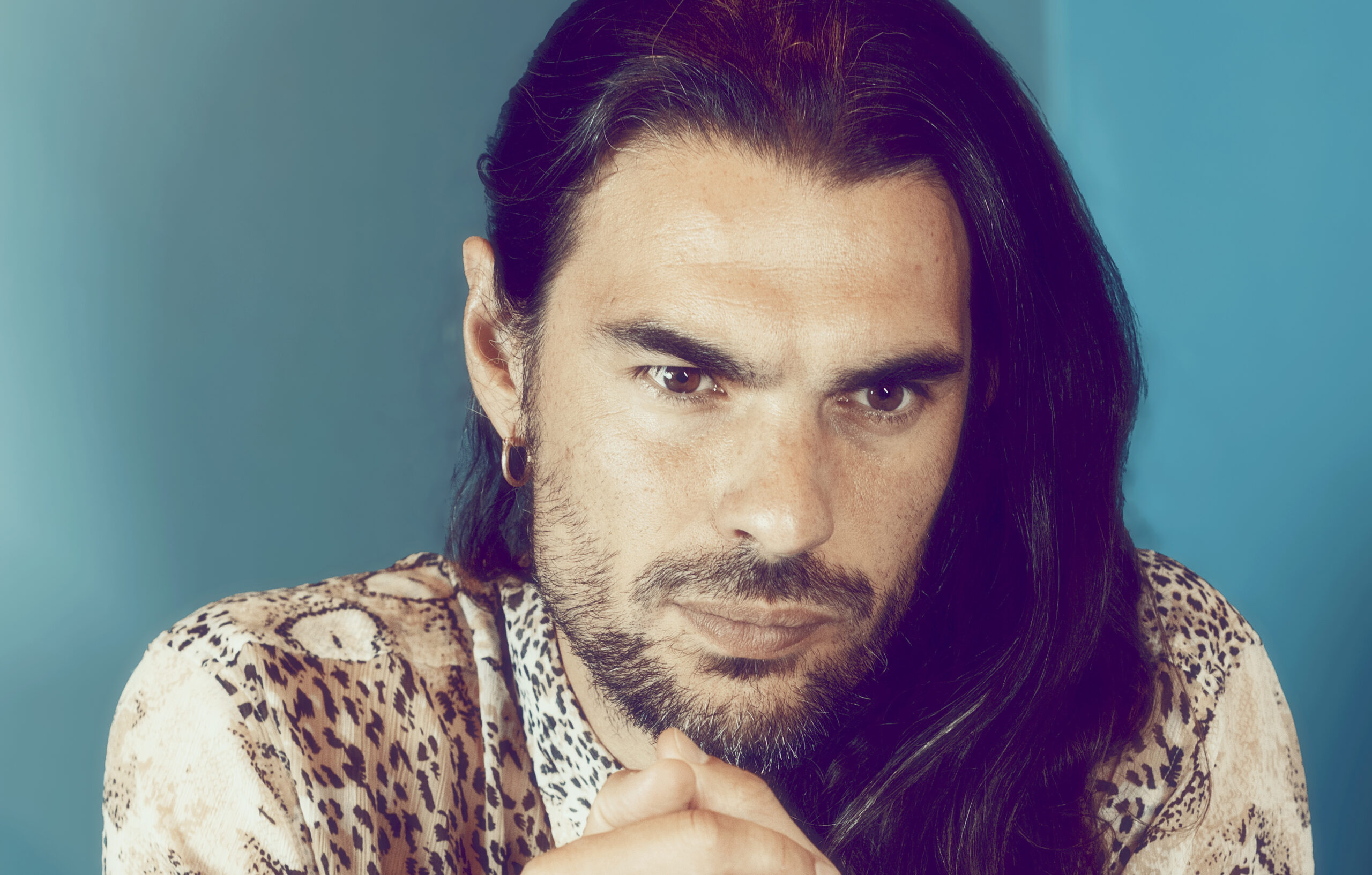 Photo du réalisateur Oliver Laxe, cinéaste du film Sirat.