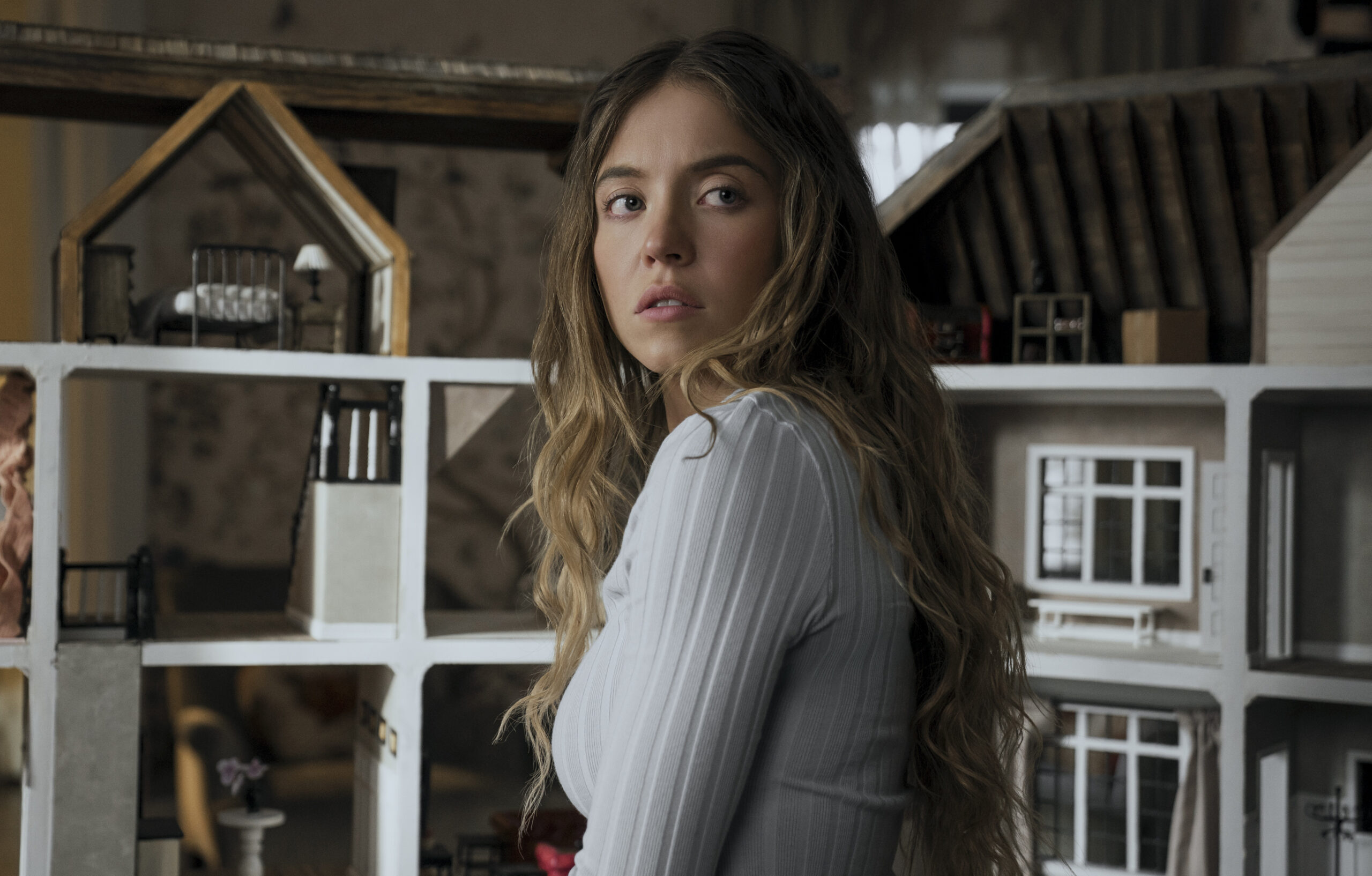 Photo de l'actrice Sydney Sweeney dans le film La Femme de ménage (2025) de Paul Feig.