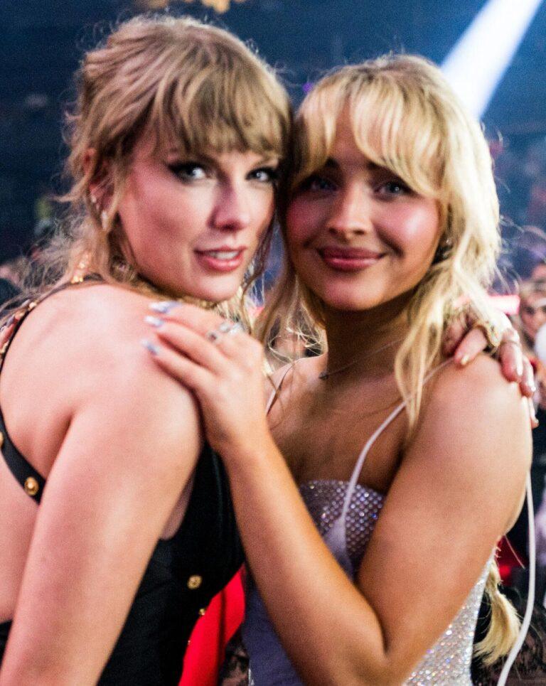 Taylor Swift et Sabrina Carpenter aux MTV Video Music Awards 2023.