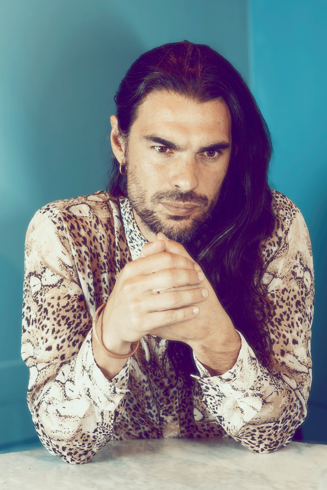 Photo du réalisateur Oliver Laxe, cinéaste du film Sirat.