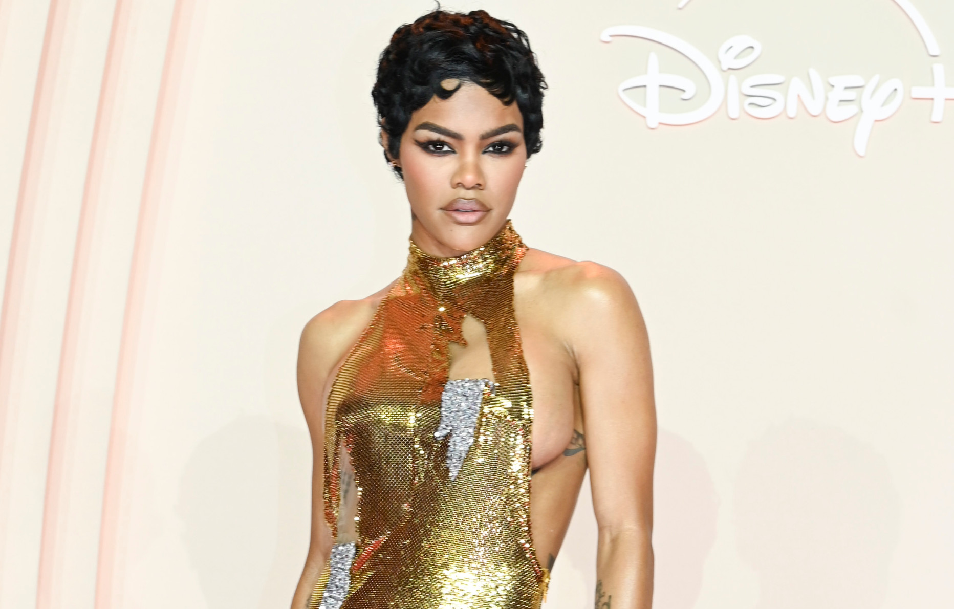 Teyana Taylor à l’avant-première de la série All’s Fair (2025), la nouvelle série de Ryan Murphy, à la Maison de la Chimie à Paris, le 21 octobre 2025. © Disney+/Hulu.