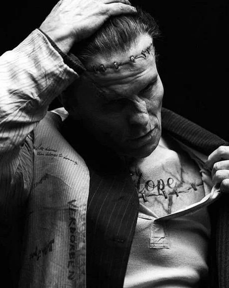 Photo de l'acteur Christian Bale dans le film The Bride (2025) de Maggie Gyllenhaal.