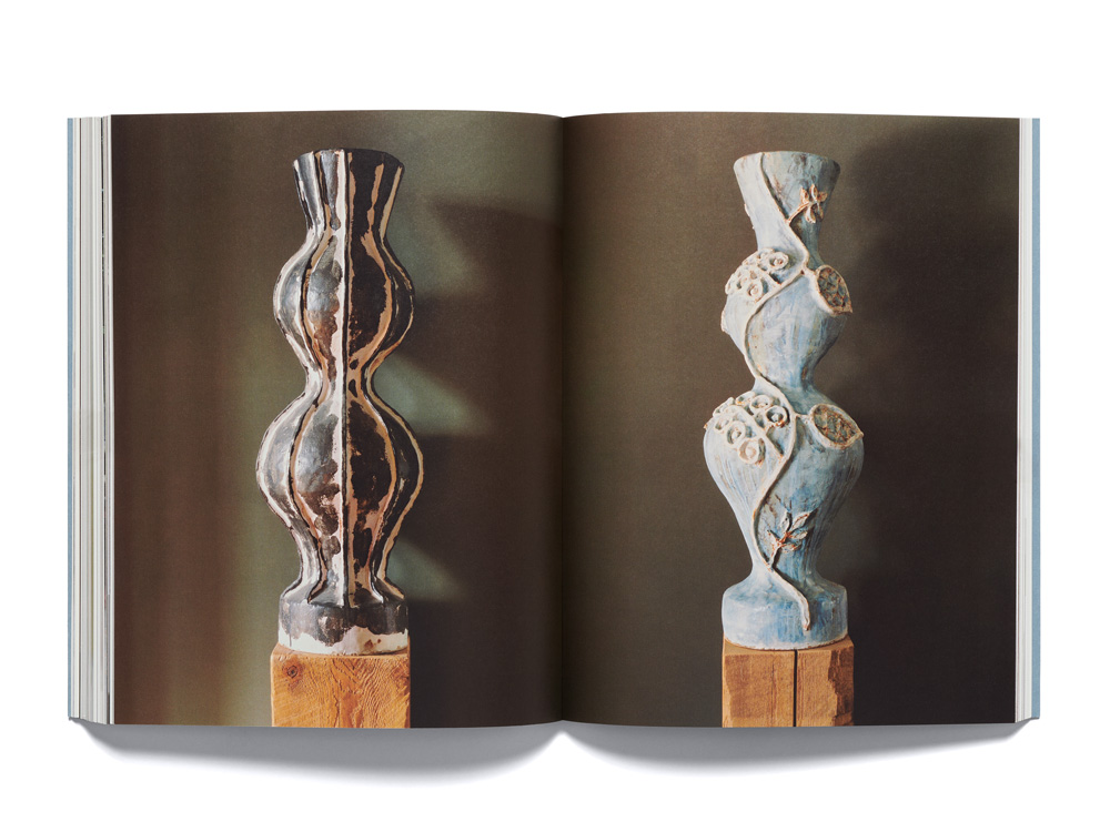 Le livre et l'exposition Sculpture de Peter Schlesinger présenté par Acne Paper pendant Art Basel Paris 2025.