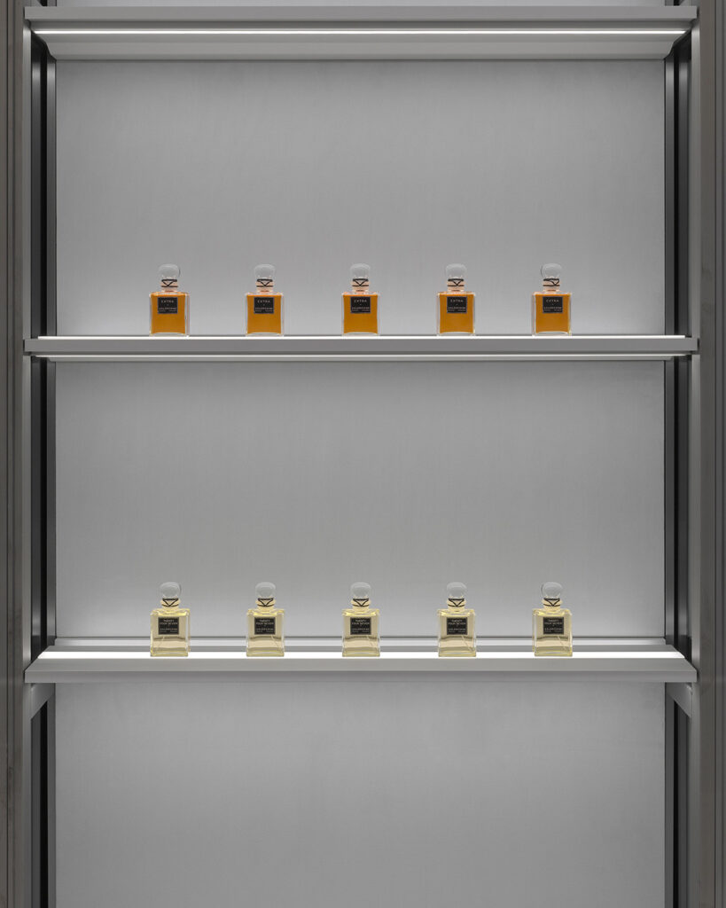 BALENCIAGA Fragrance Store. 10, avenue George-V, Paris VIIIe