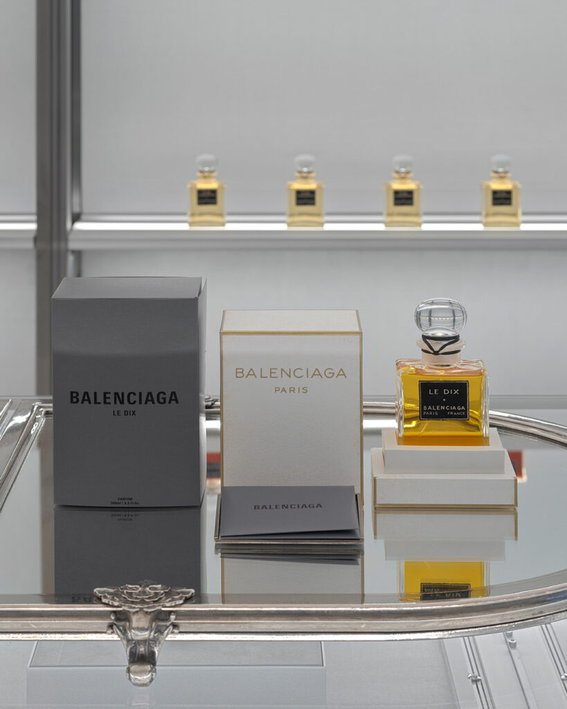 BALENCIAGA Fragrance Store. 10, avenue George-V, Paris VIIIe