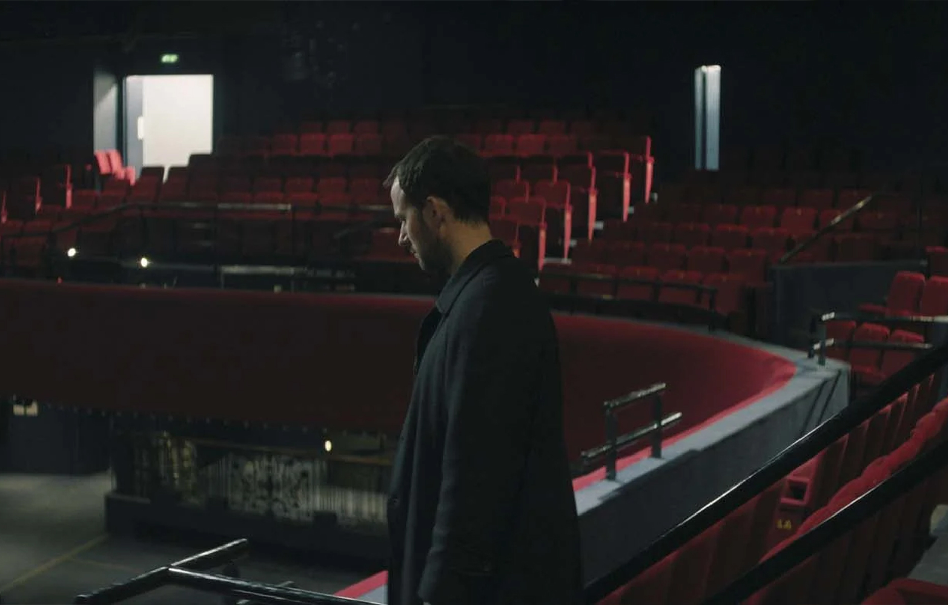 Benjamin Lavernhe dans la série Des Vivants (2025) © What' s Up Films.